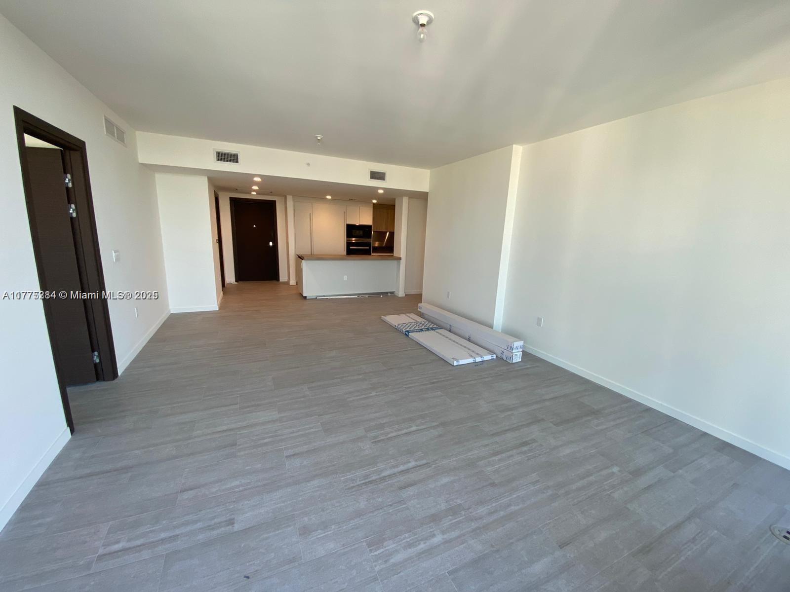 1000 Brickell Plz 4706