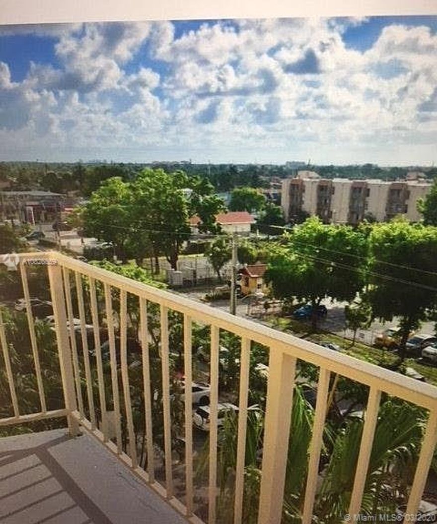 Beautiful Updated 1 bedroom 1 bath freshly painted ready to move in!! easy to show! Only one parking space is assigned per unit. Washer and dryer on each floor not inside unit. Located near international airport.