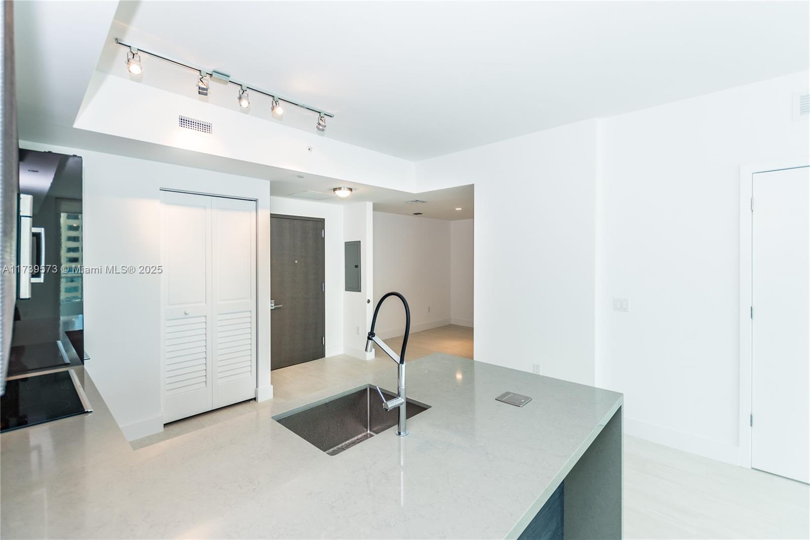 1080 Brickell Ave 1706