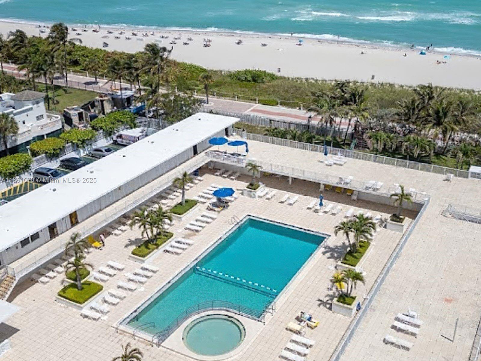 Beautiful Pent-House Studio with stunning views of the ocean, Intracoastal views and Miami Beach skyline views from the privacy of your own balcony. The pent-house studio is completely updated and in unfurnished, located at the Mimosa Condo in the heart of Miami Beach.