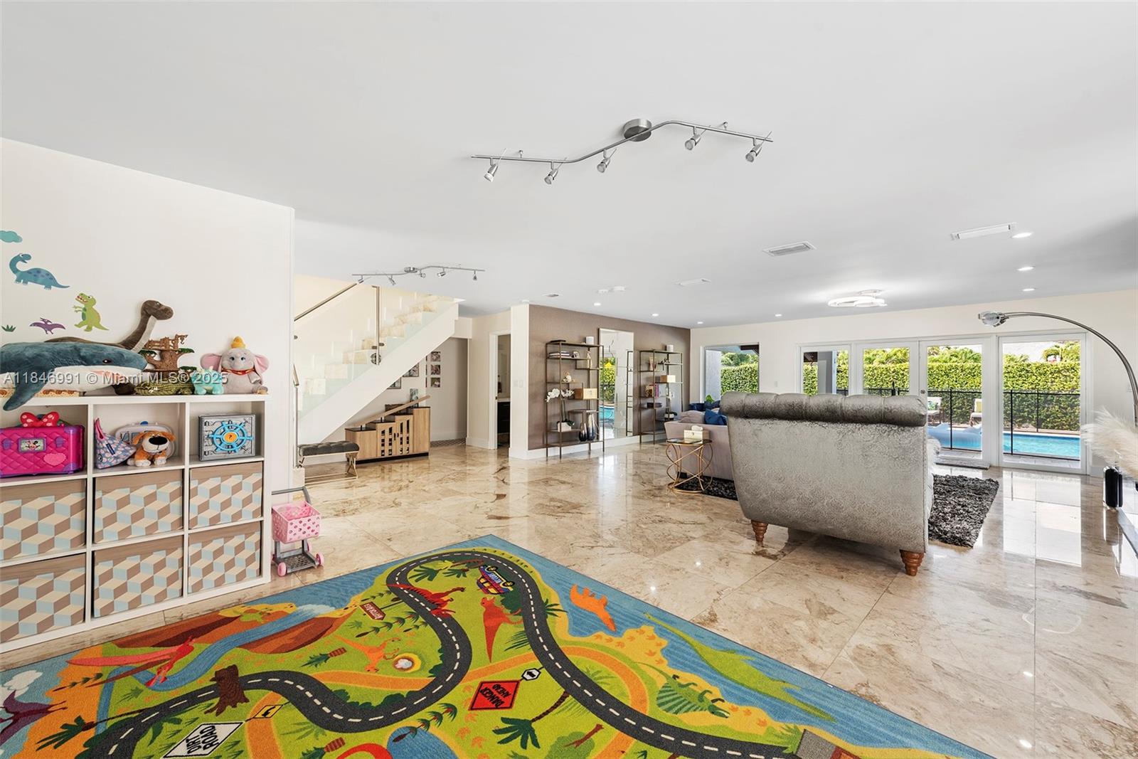 GABLES EDGE - Residential Lease