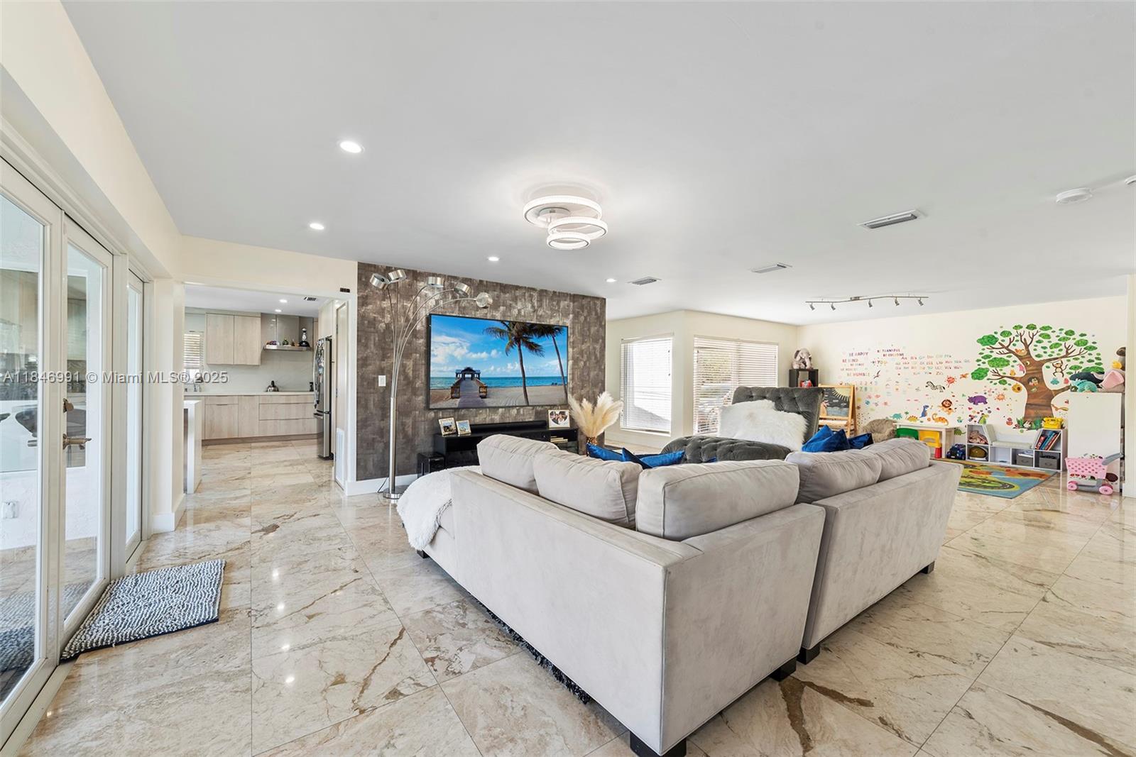 GABLES EDGE - Residential Lease