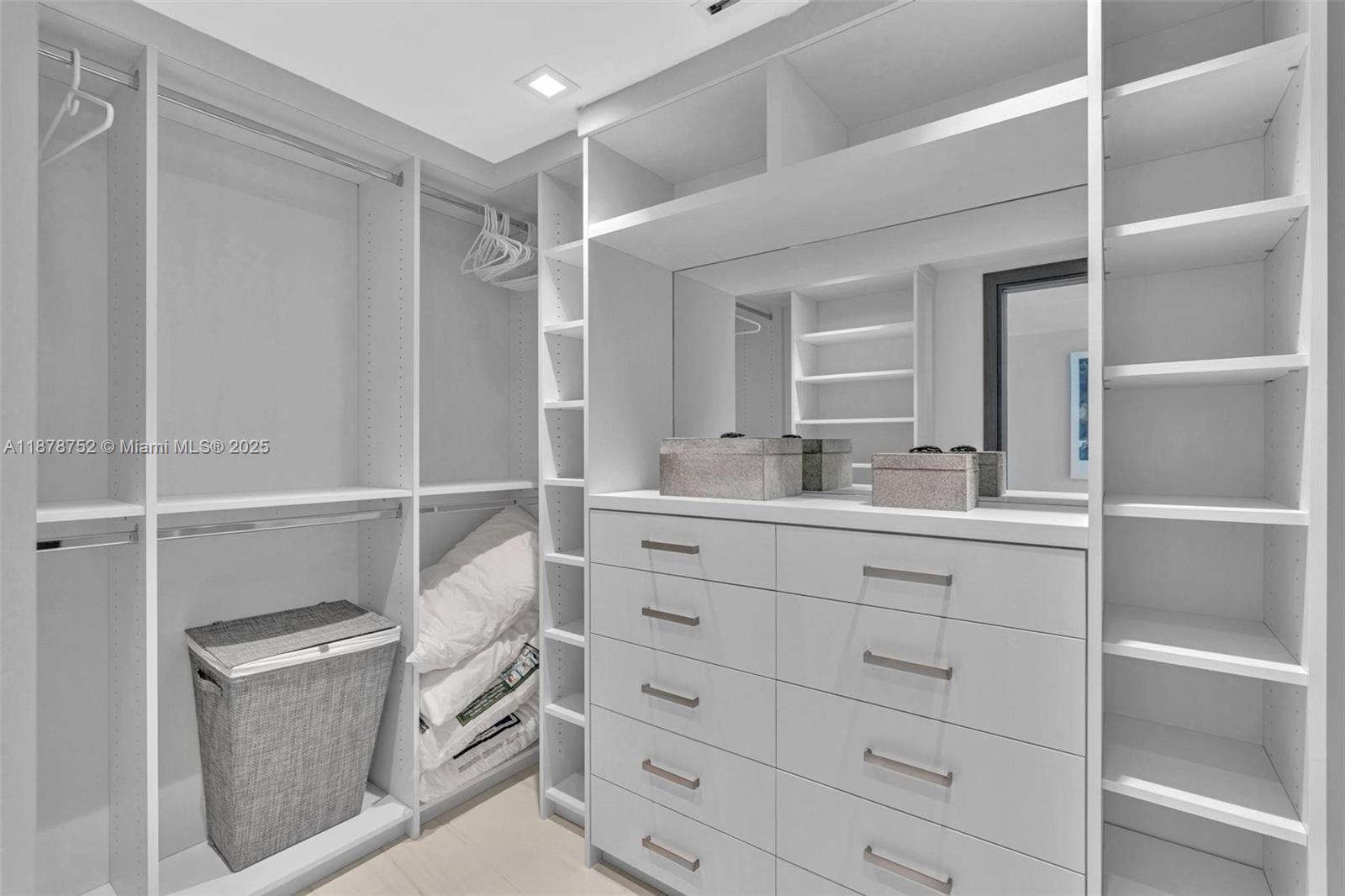 LAS OLAS BEACH CLUB CONDO - Residential