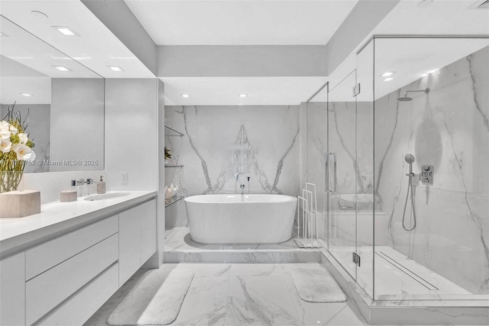 LAS OLAS BEACH CLUB CONDO - Residential