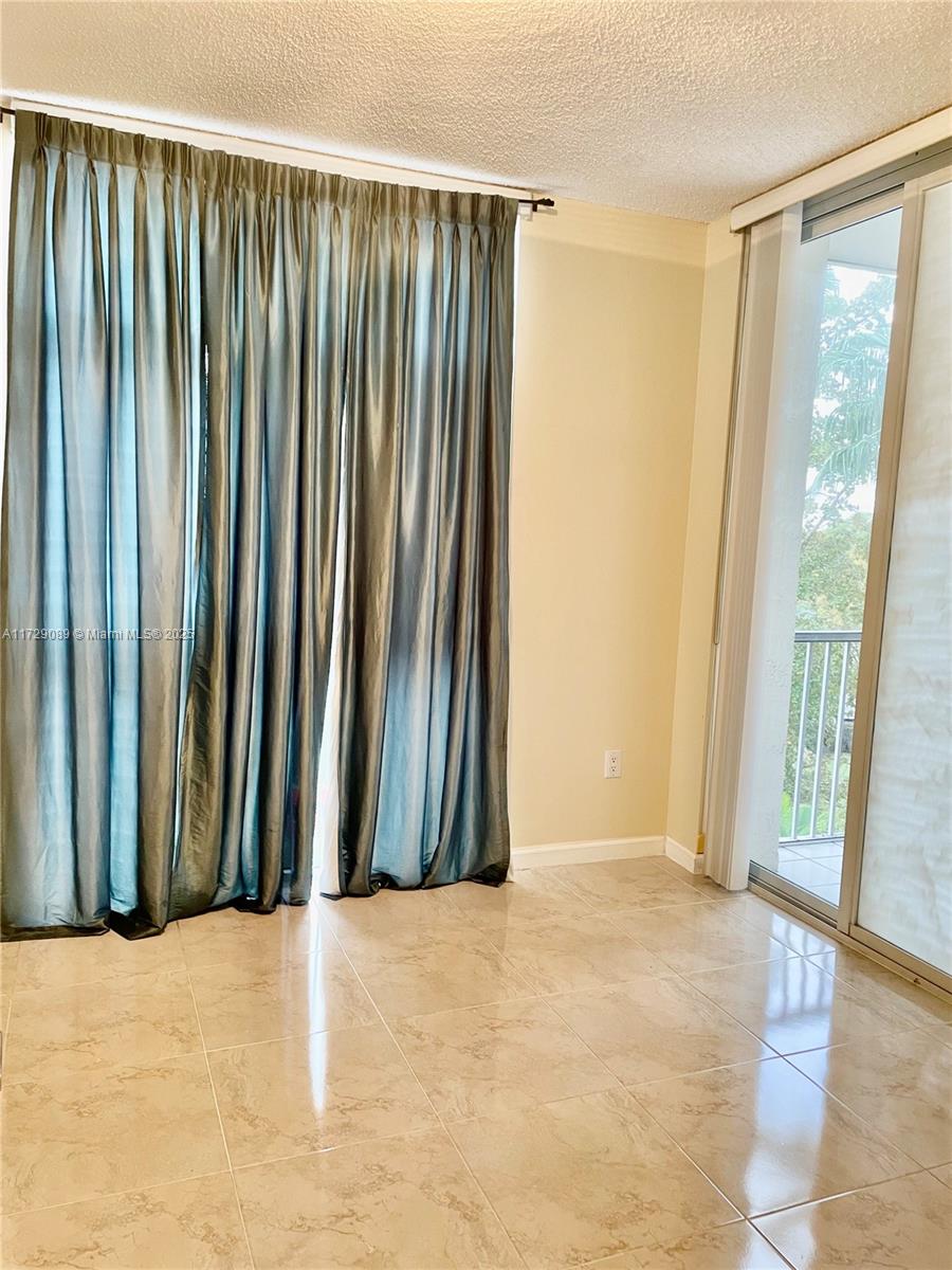 DORAL HOUSE CONDO NO 2 - Residential