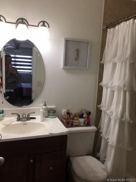 THE COURTS AT KENDALL CON - Residential Lease