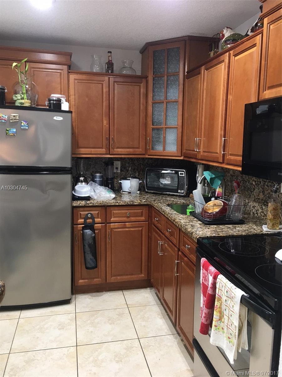 THE COURTS AT KENDALL CON - Residential Lease