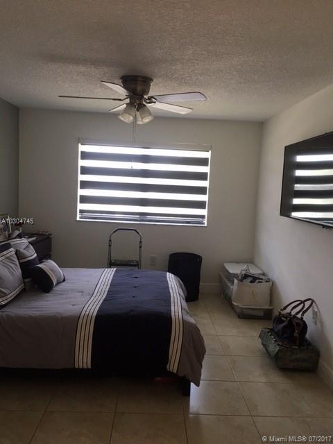 THE COURTS AT KENDALL CON - Residential Lease