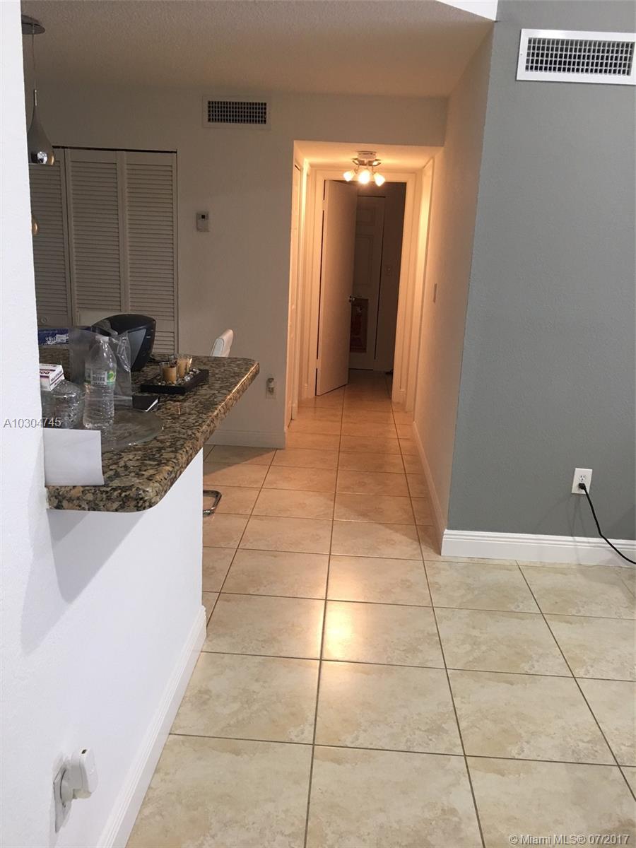 THE COURTS AT KENDALL CON - Residential Lease