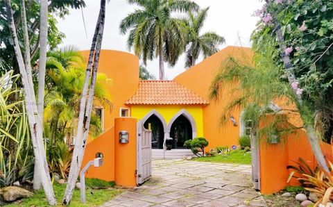 6867 SW 62nd Ter South Miami FL 33143