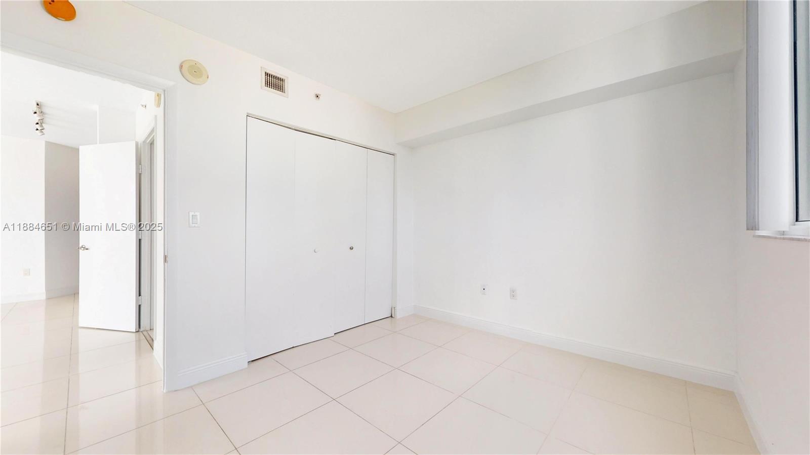 TERRAZAS RIVERPARK VILLAG - Residential