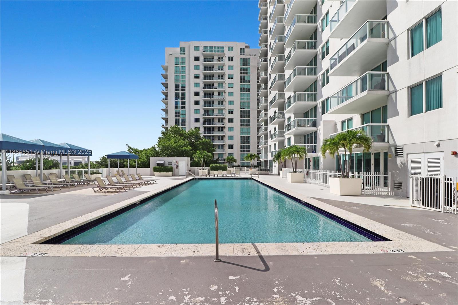 TERRAZAS RIVERPARK VILLAG - Residential