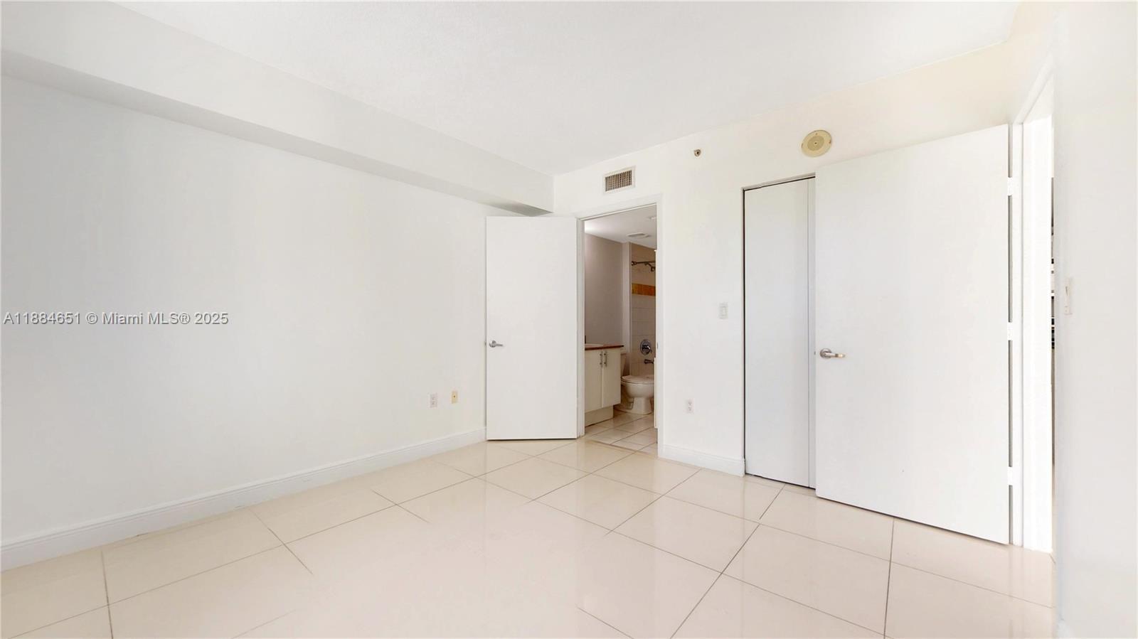 TERRAZAS RIVERPARK VILLAG - Residential