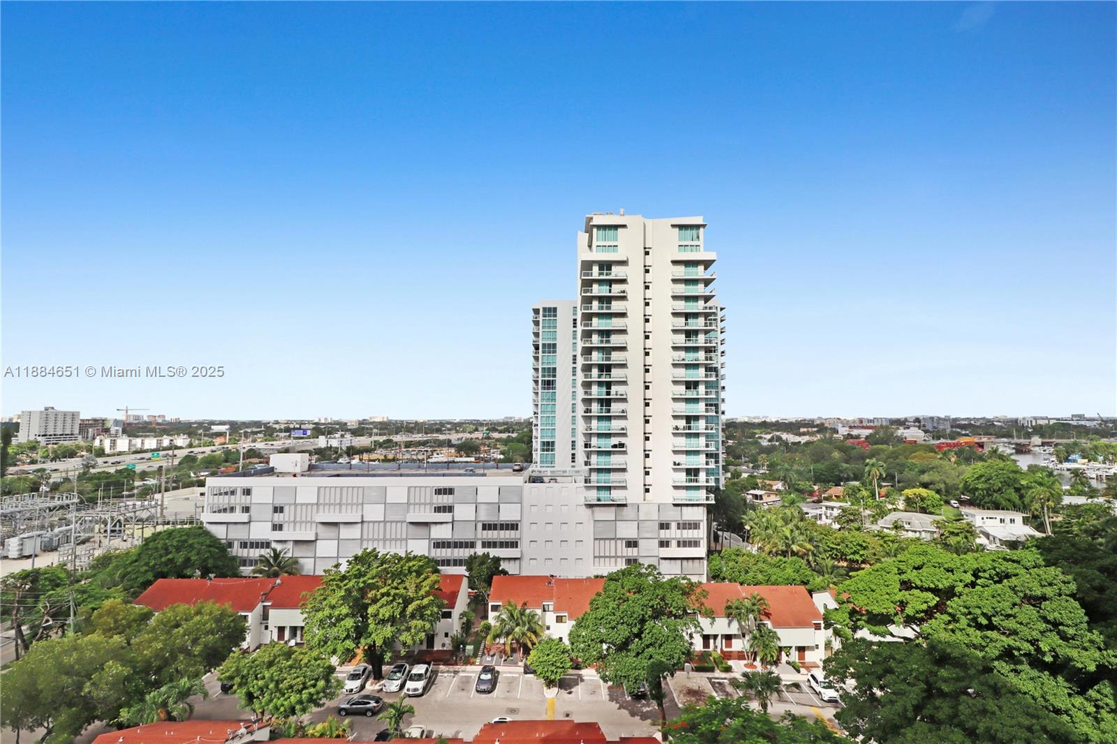 TERRAZAS RIVERPARK VILLAG - Residential