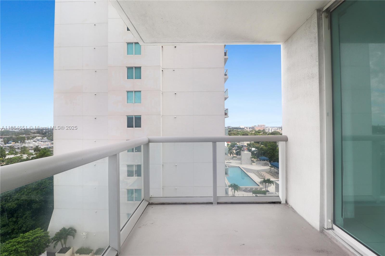 TERRAZAS RIVERPARK VILLAG - Residential