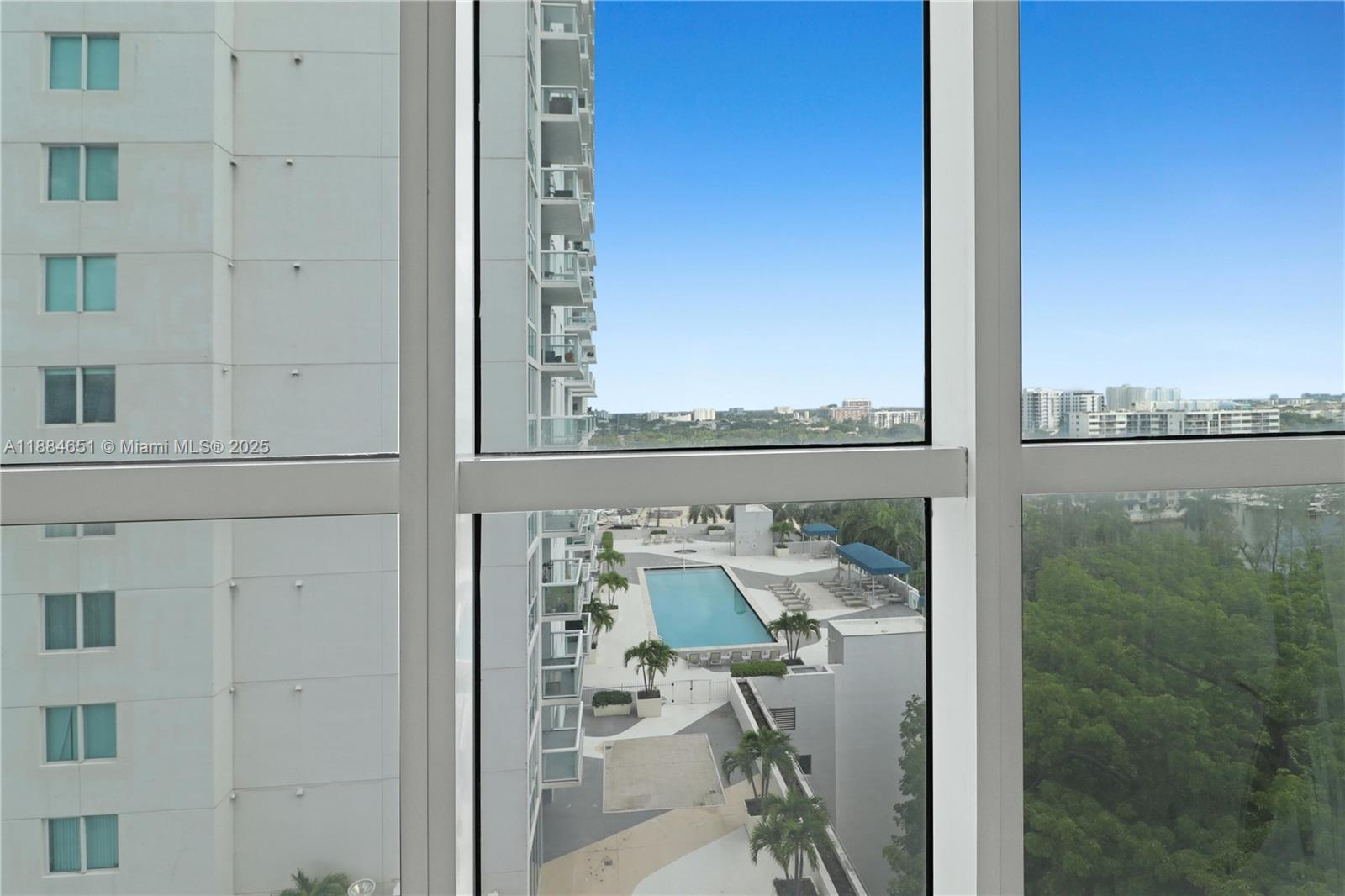 TERRAZAS RIVERPARK VILLAG - Residential