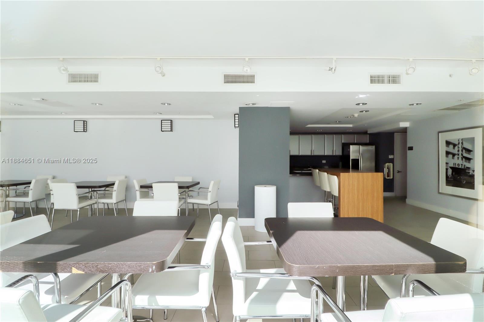 TERRAZAS RIVERPARK VILLAG - Residential