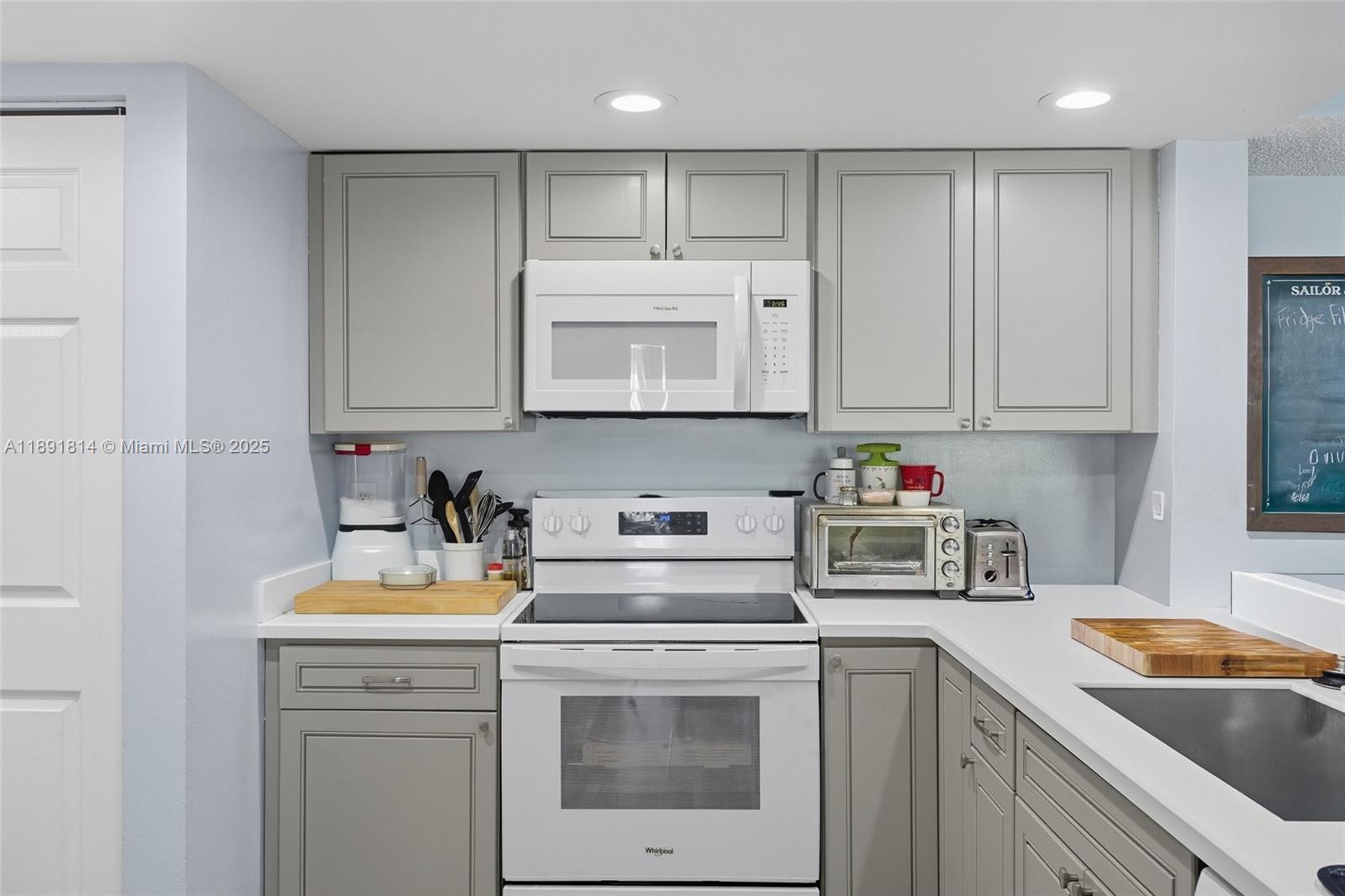 VISCONTI CONDO - Residential
