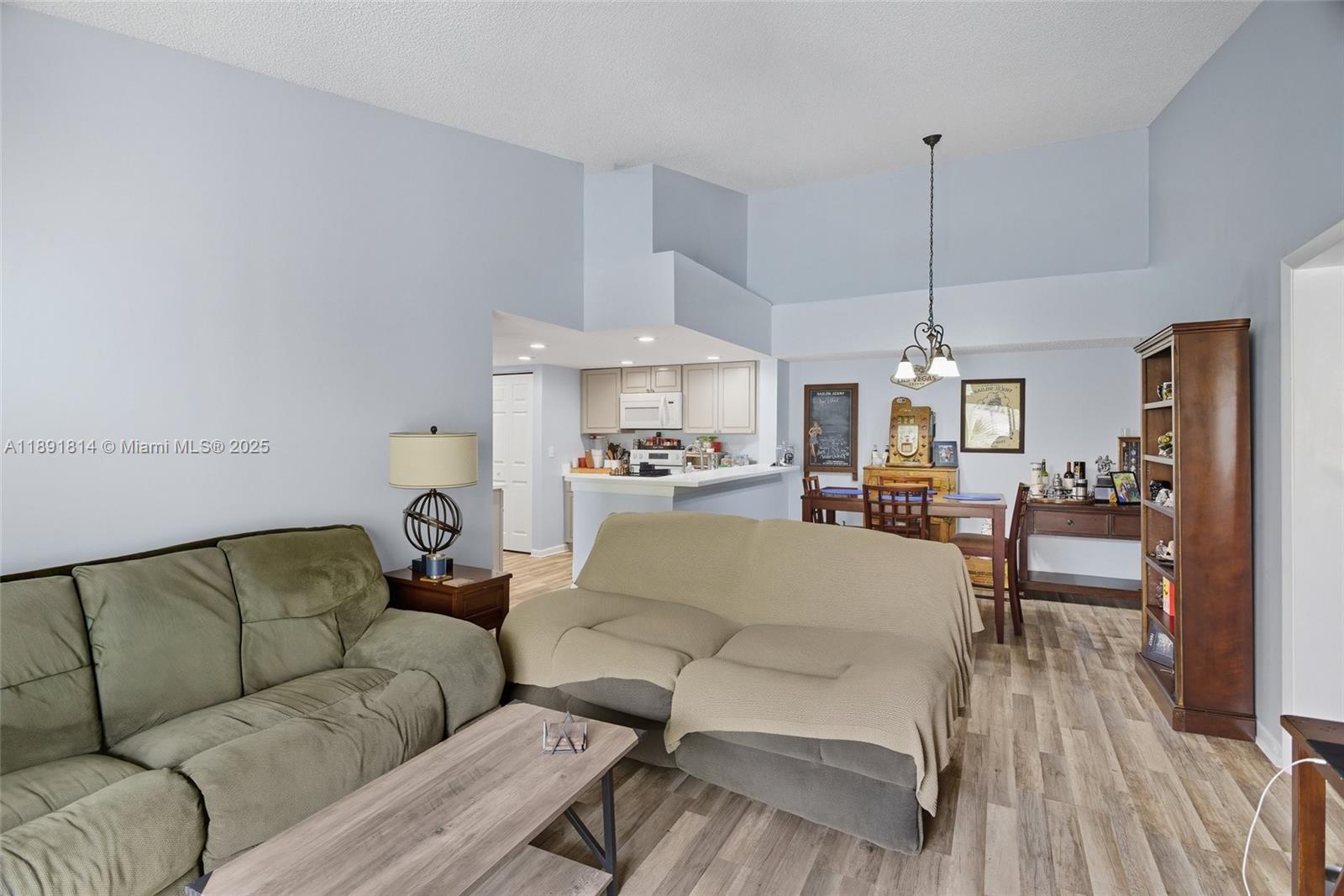 VISCONTI CONDO - Residential