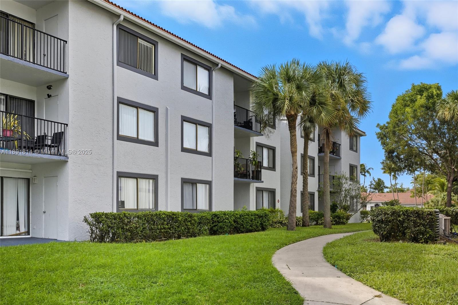 VISCONTI CONDO - Residential