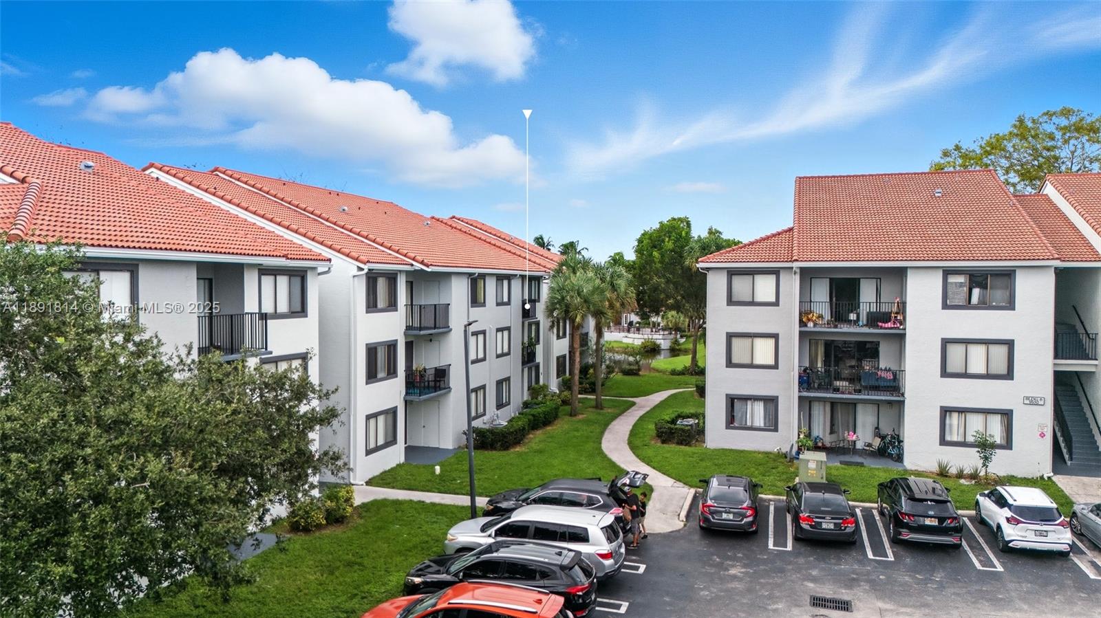 VISCONTI CONDO - Residential