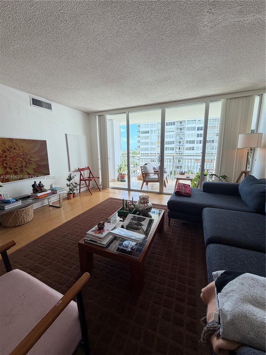 DEL PRADO MARINA - Residential