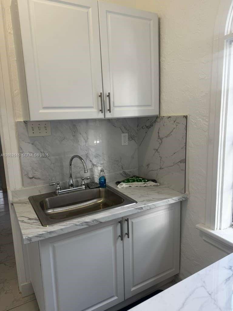 TAMIAMI HIGHLANDS - Residential Income