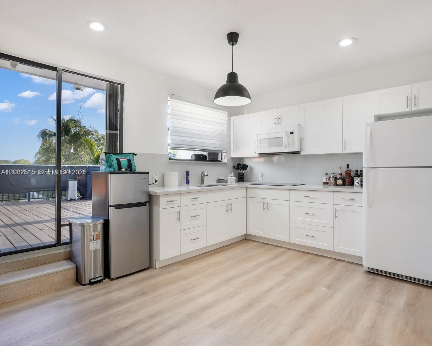 TAMIAMI HIGHLANDS - Residential Income