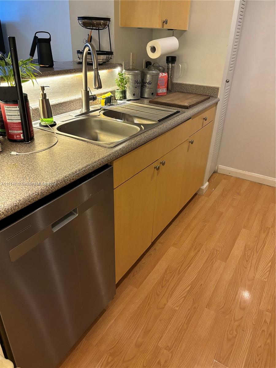 REGENT PARK CONDO - Residential