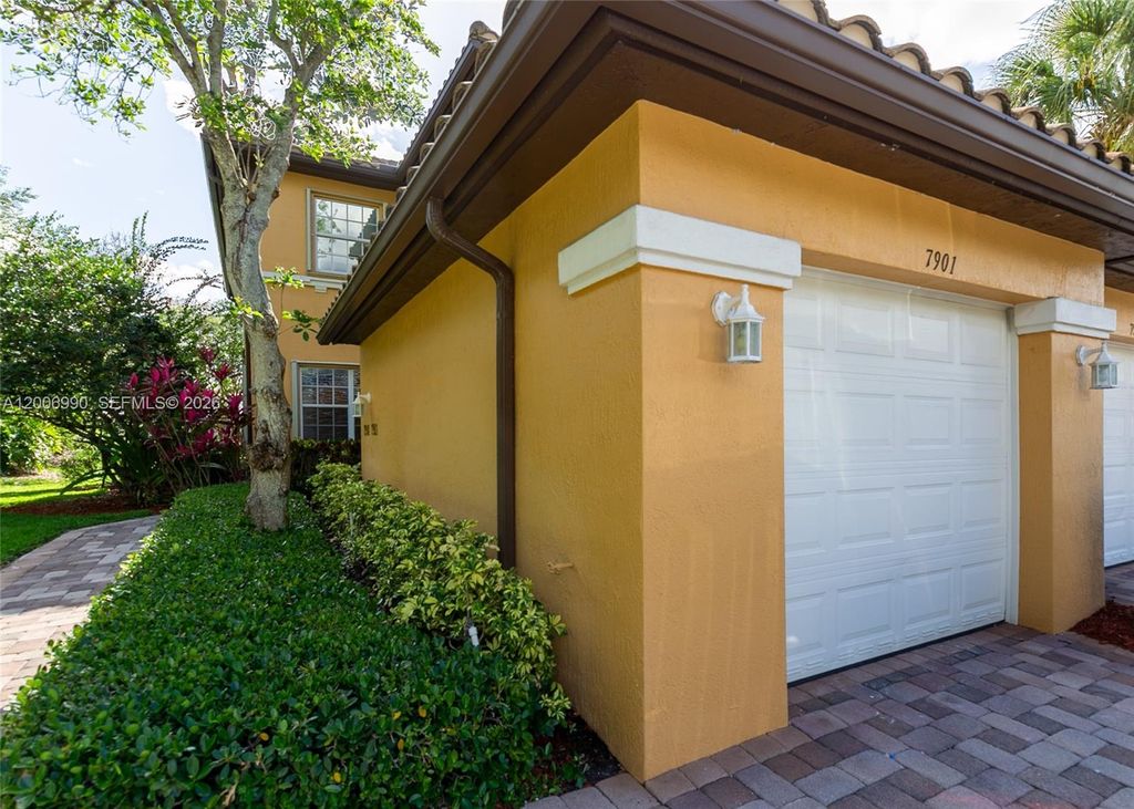 Photo of 7901 NW 128th Ln #11-A, Parkland, FL 33076 (MLS # A12006990)