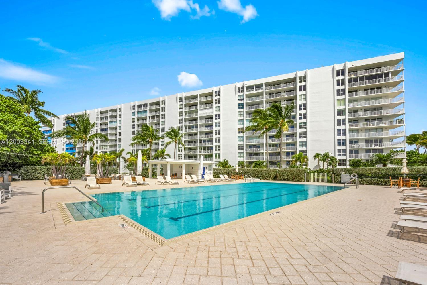 607 Ocean Dr 11K