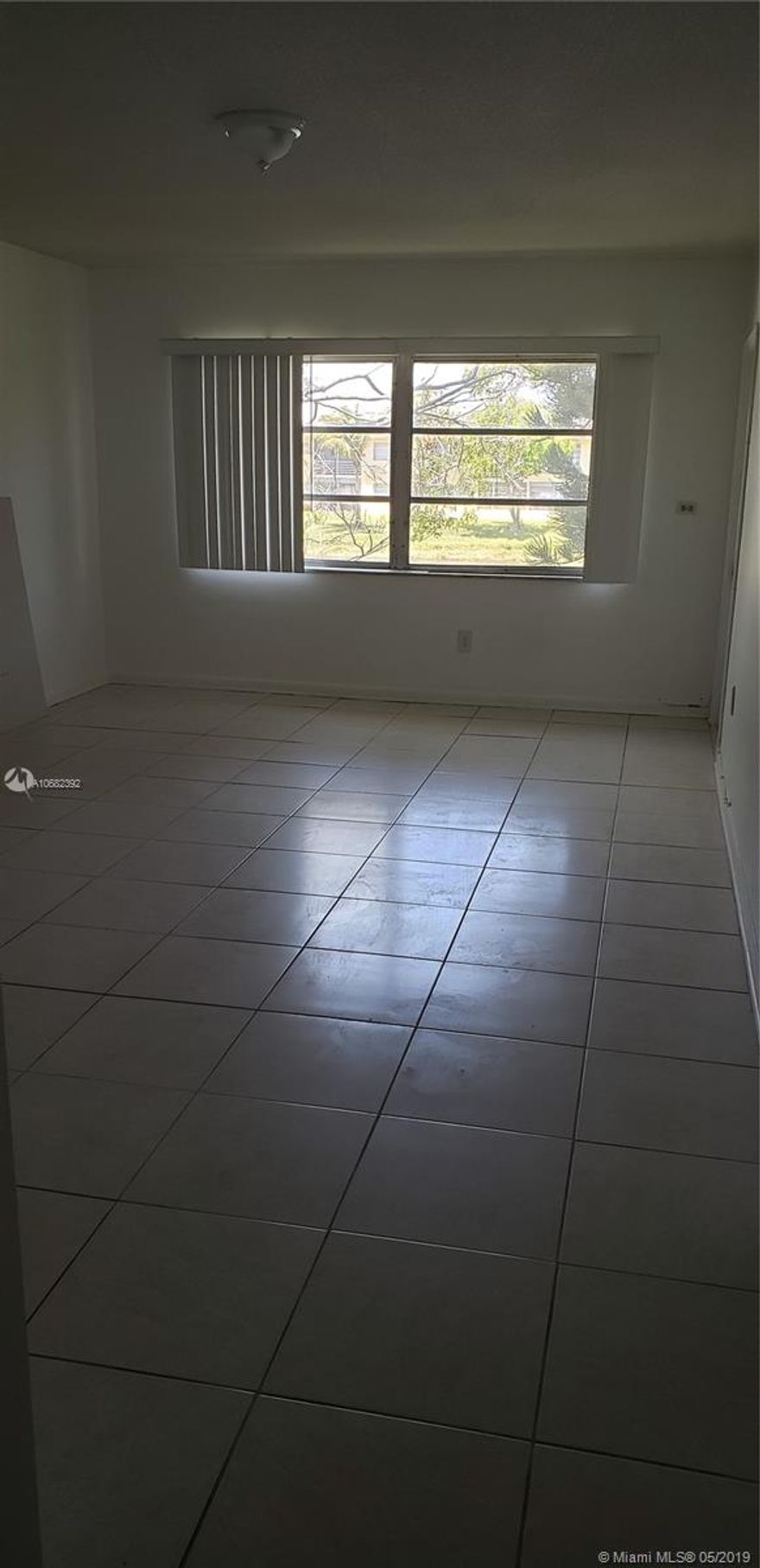 This is a great unit in the heart of Aventura. Unit has a new Bathroom.  Location Location ,Location.Great opportunity to live in a fantastic area. Walking distance to everything including Aventura Mall and Publix, House of Worship, near parks, restaurants and easy access to major highways. Unit comes with one assigned parking spot and guest parking is available. Fantastic amenities include Gym, large pool and party room for any events.