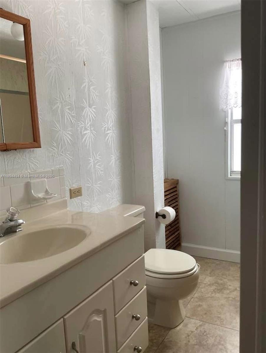 SILVER SHORES MOBILE HOME - Residential Lease