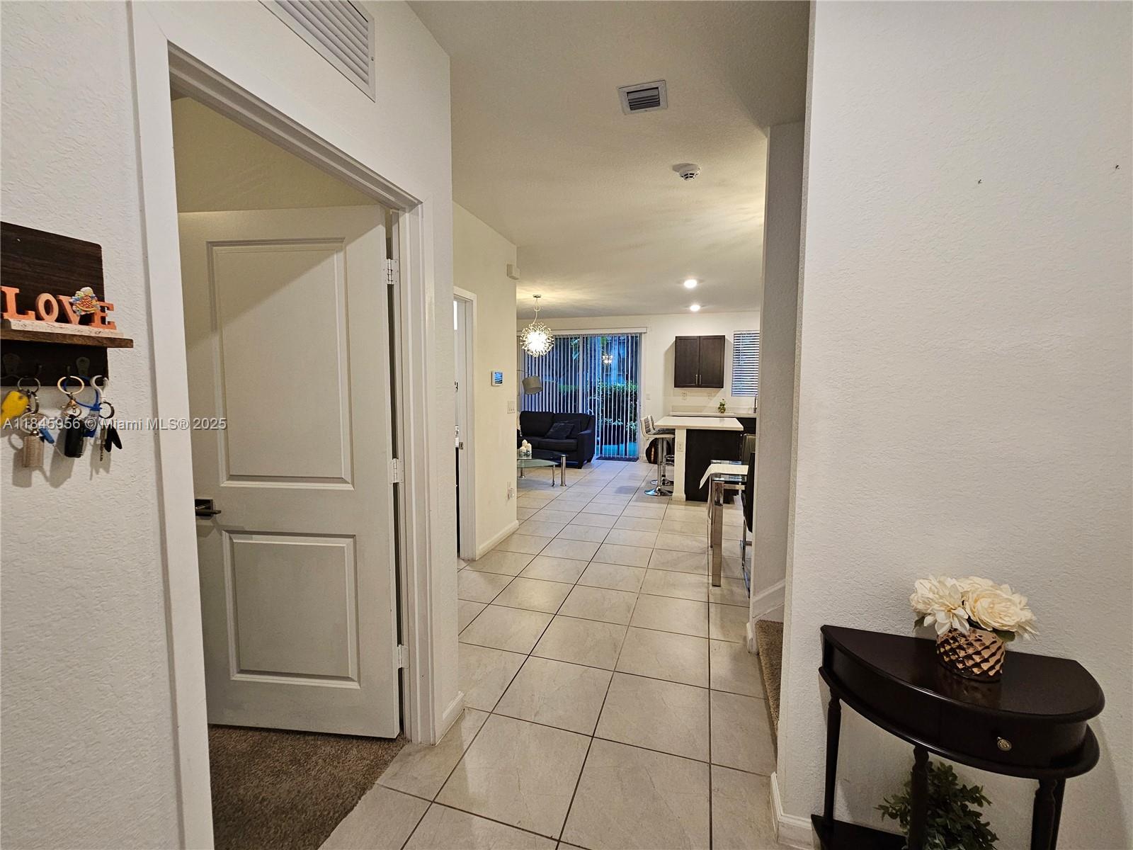 1015 SE 24th Ter 1