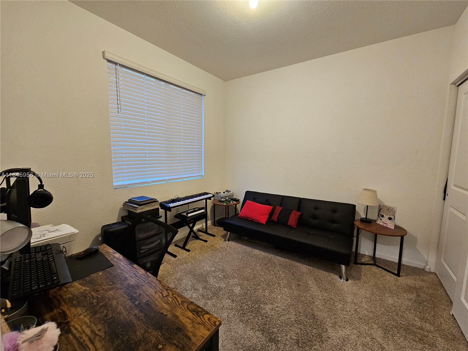 1015 SE 24th Ter 1