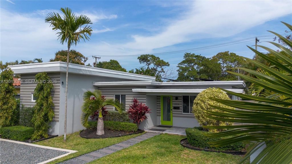Photo of 1324 NE 14th Ave, Fort Lauderdale, FL 33304 (MLS # A12015378)