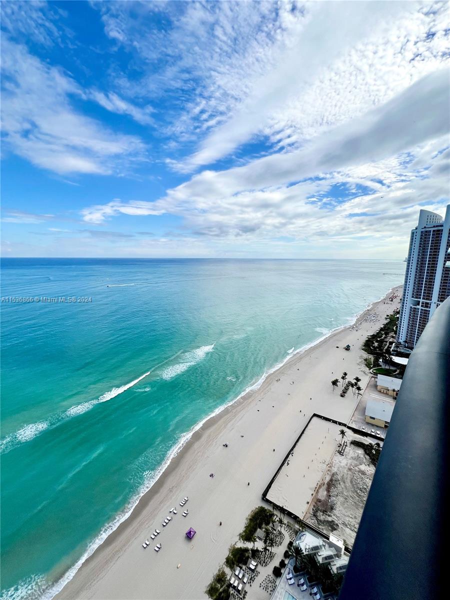 18555 COLLINS AVENUE COND - Residential