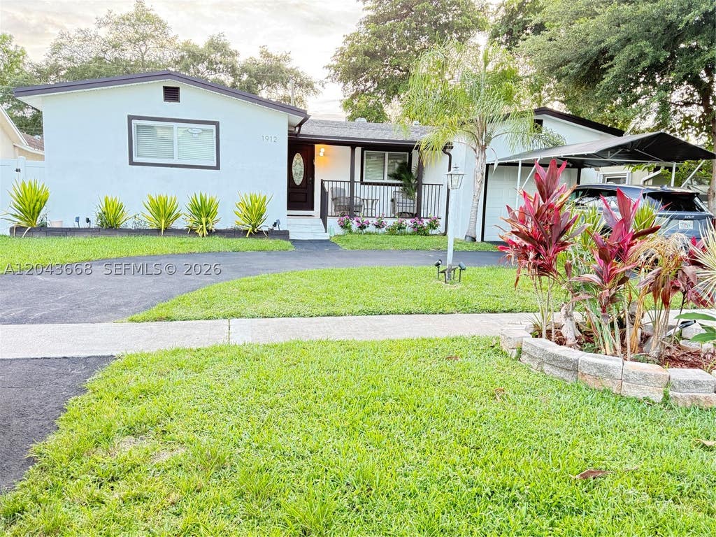 Photo of 1912 N 42nd Ave, Hollywood, FL 33021 (MLS # A12043668)