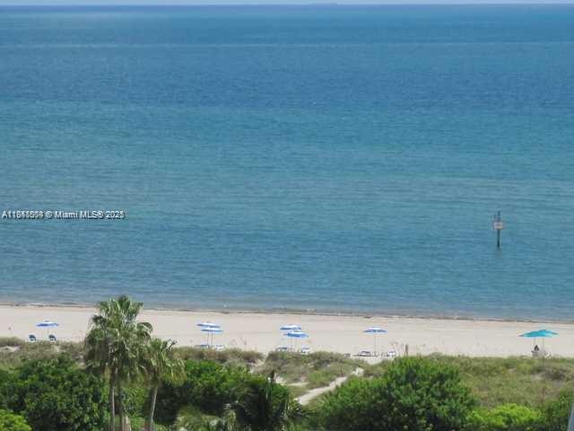 COMMODORE CLUB SOUTH COND - Residential Lease