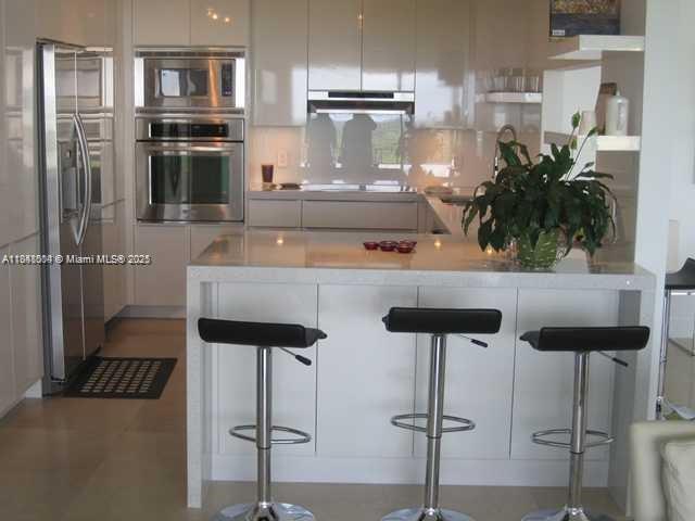 COMMODORE CLUB SOUTH COND - Residential Lease