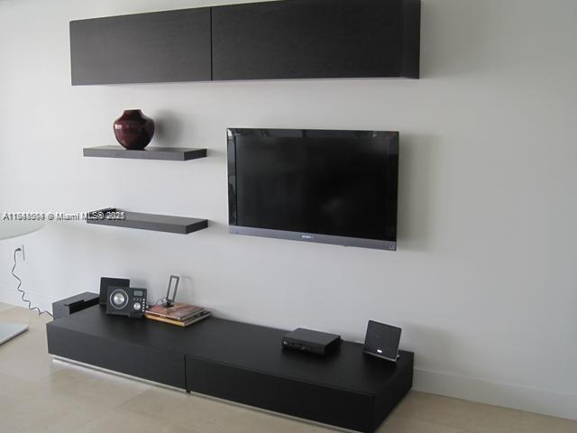 COMMODORE CLUB SOUTH COND - Residential Lease