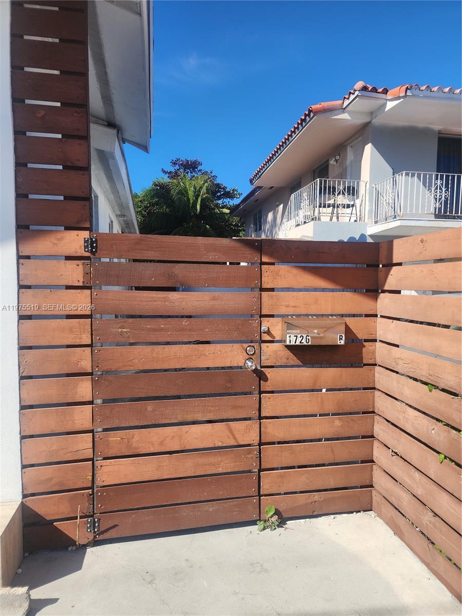 GRAPELAND - Residential Lease