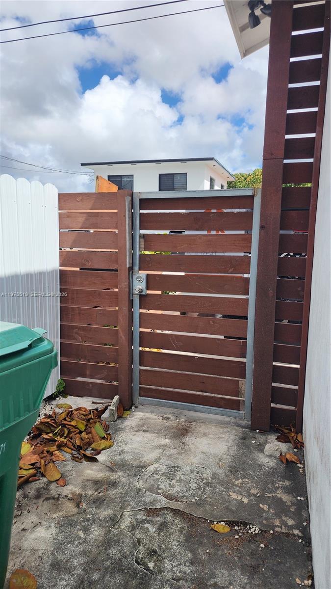 GRAPELAND - Residential Lease