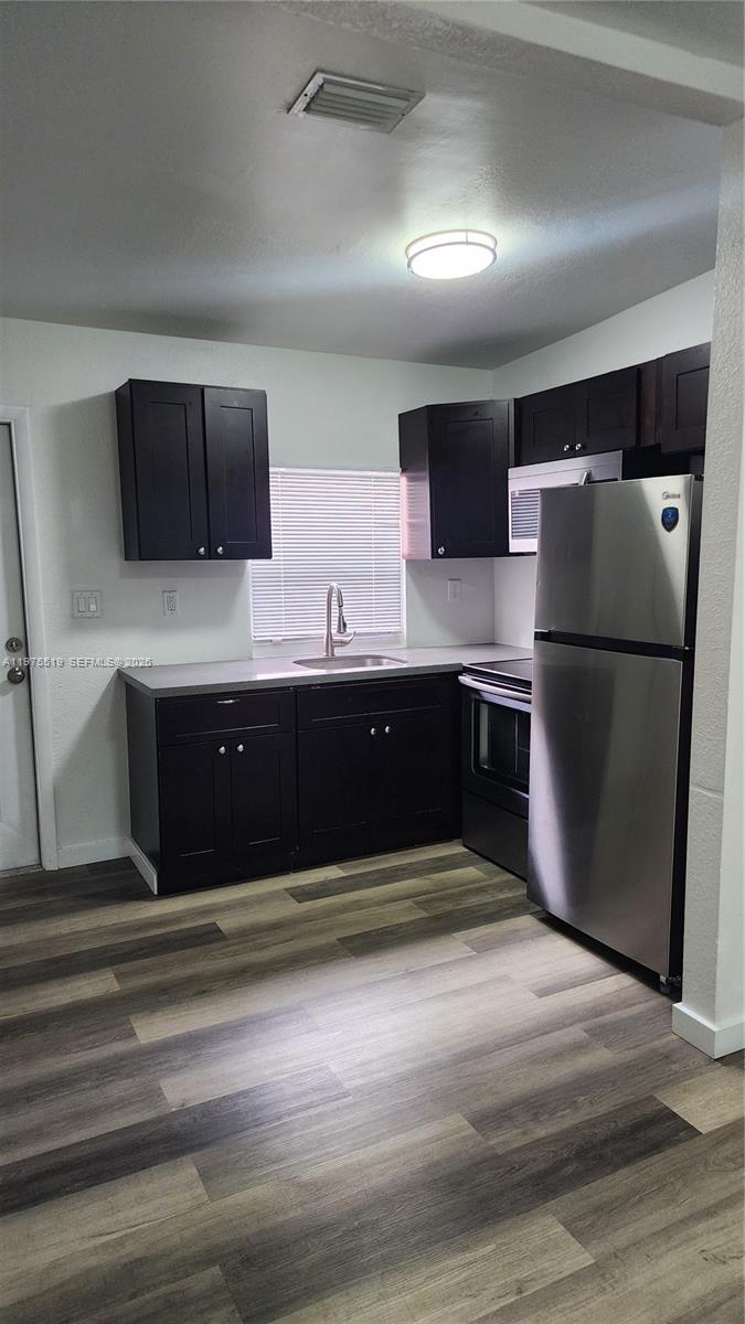 GRAPELAND - Residential Lease