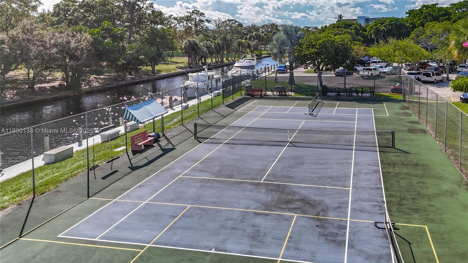 RIVER REACH CONDOMINIUM V - Residential Lease