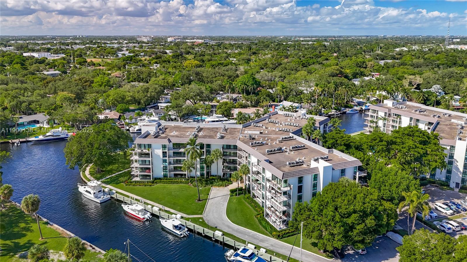 RIVER REACH CONDOMINIUM V - Residential Lease