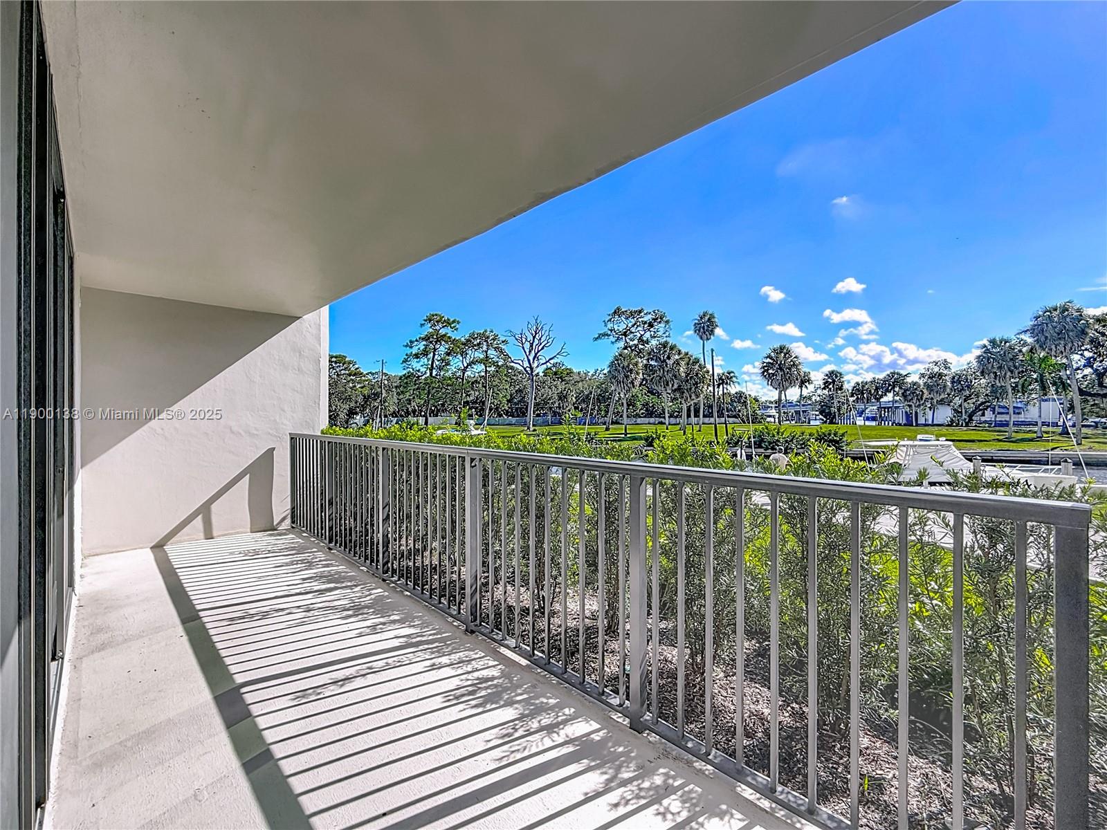 RIVER REACH CONDOMINIUM V - Residential Lease