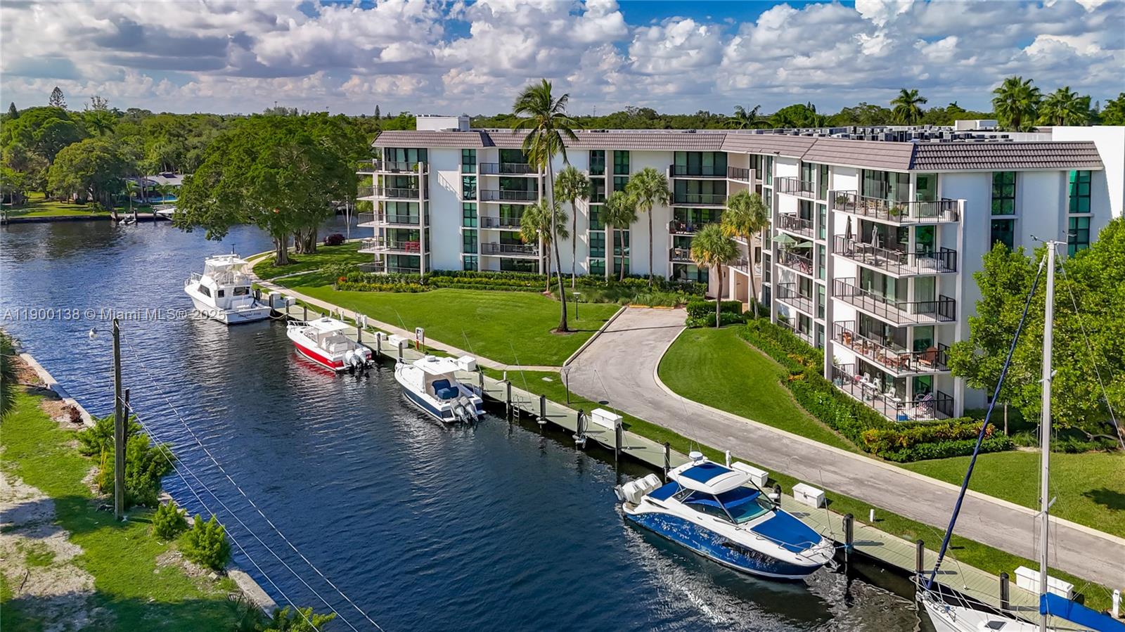 RIVER REACH CONDOMINIUM V - Residential Lease