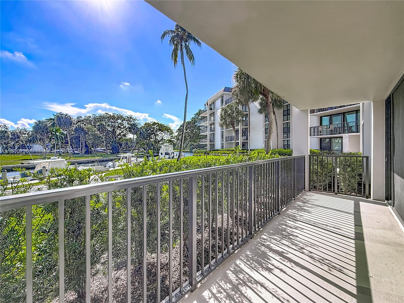 RIVER REACH CONDOMINIUM V - Residential Lease