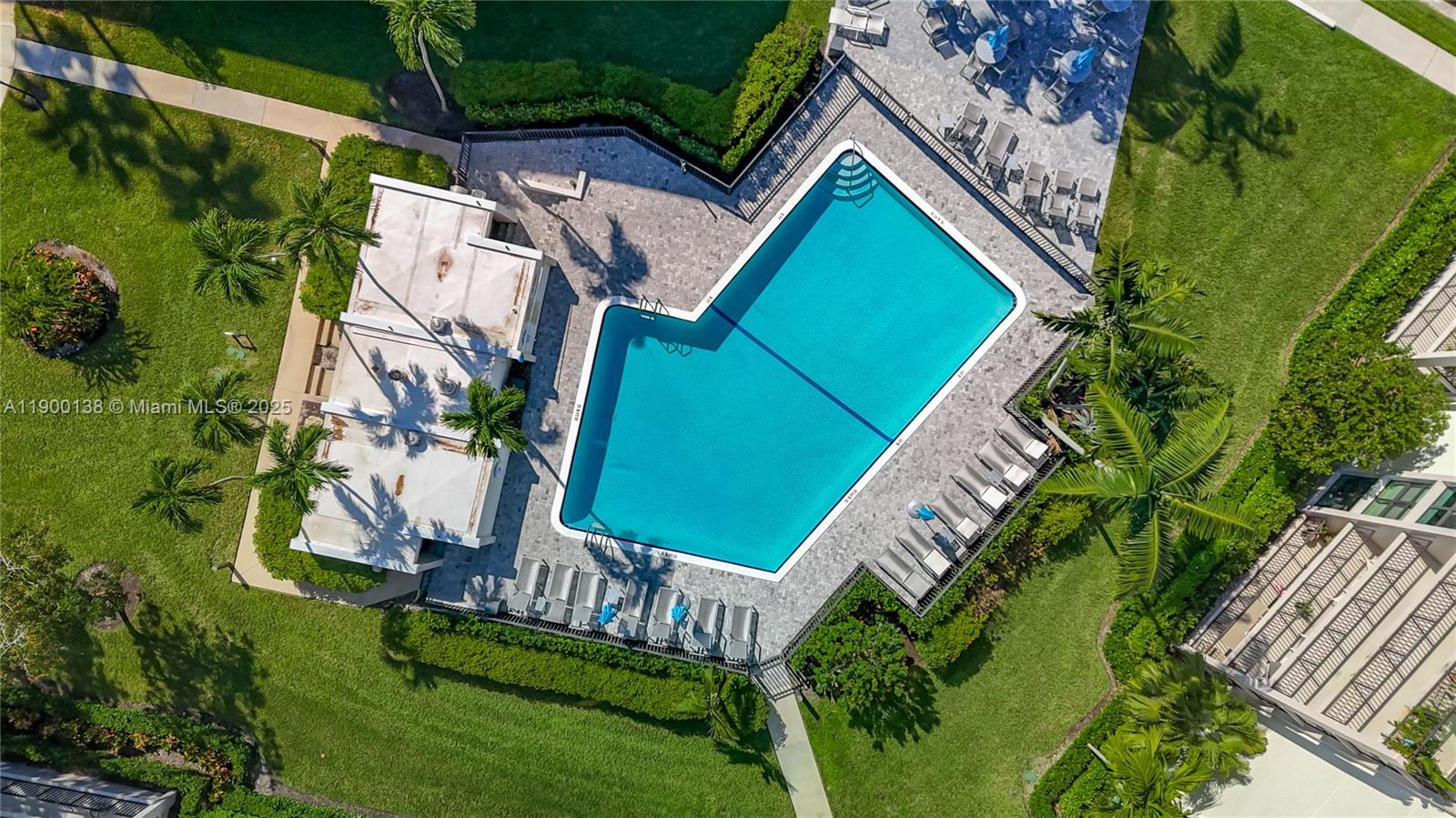 RIVER REACH CONDOMINIUM V - Residential Lease